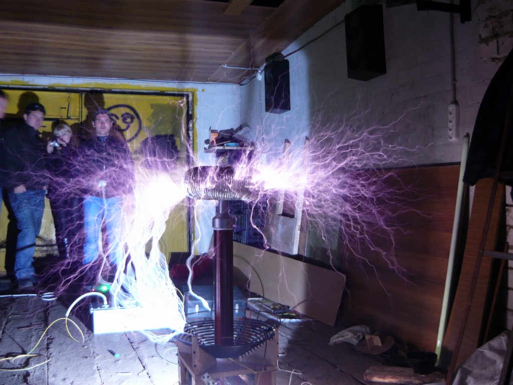 Flaxsly Tesla Coil