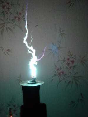 Стример, окрашенный борным спиртом. Стример, окрашенный борным спиртом.